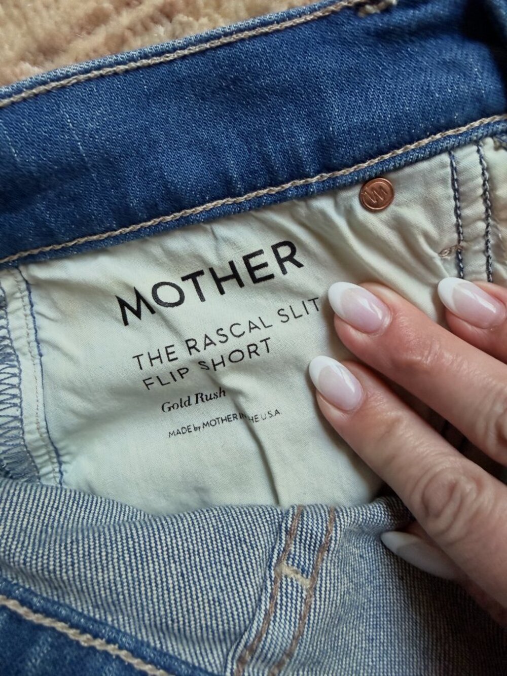 MOTHER The Rascal Slit Flip Short - Gold Rush - Size 25 - Picture 3 of 9